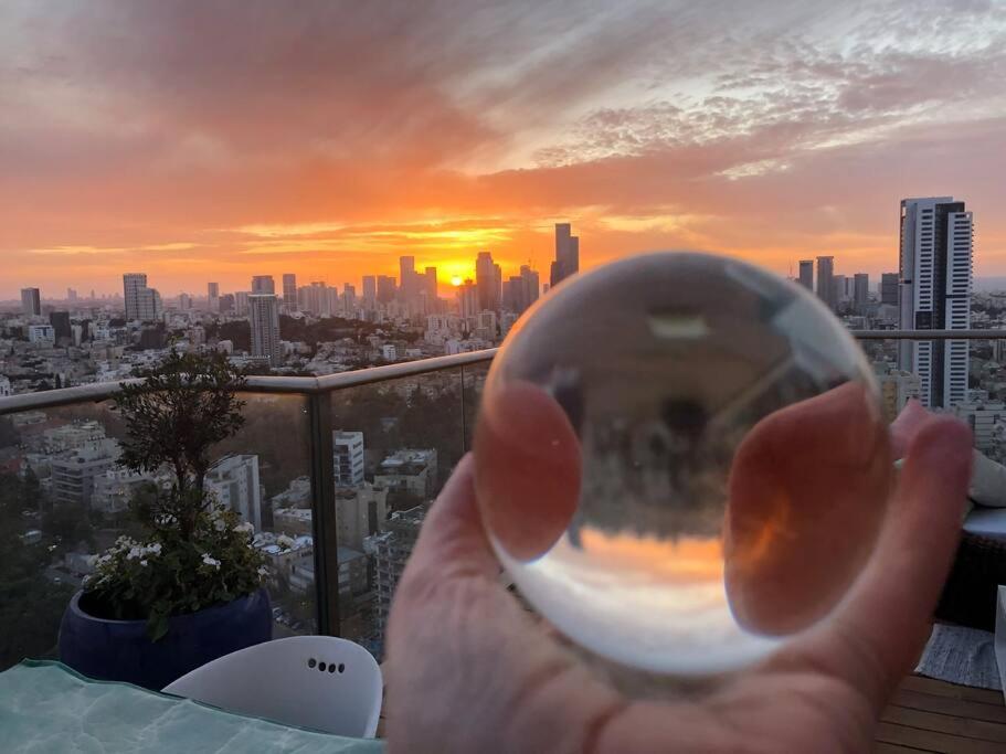 Ferienwohnung Beautiful Penthouse W/Amazing View, Prime Location Ramat Gan Exterior foto