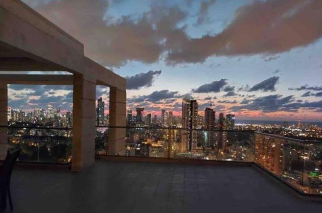 Ferienwohnung Beautiful Penthouse W/Amazing View, Prime Location Ramat Gan Exterior foto