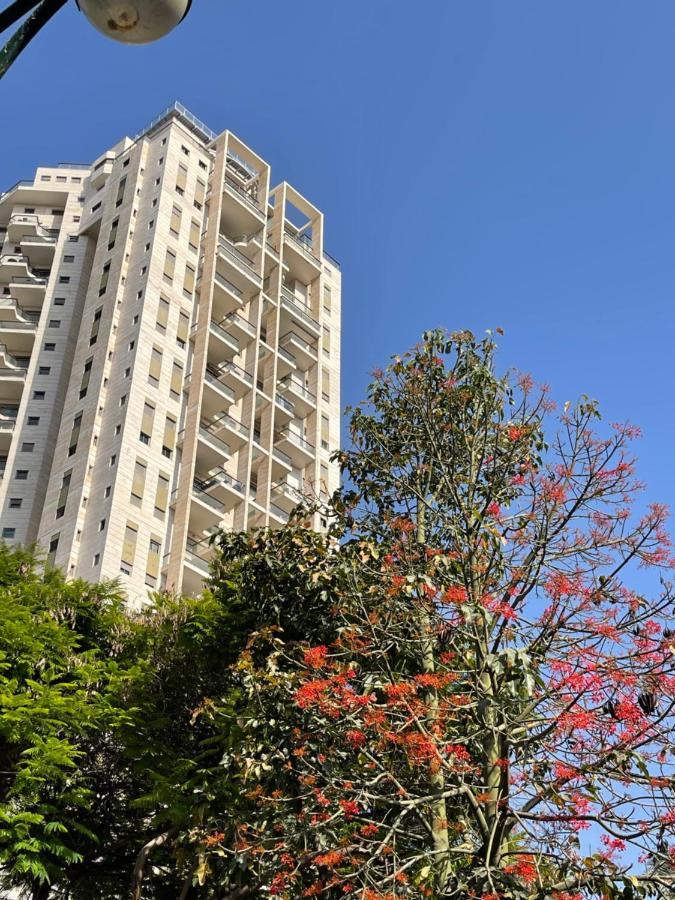 Ferienwohnung Beautiful Penthouse W/Amazing View, Prime Location Ramat Gan Exterior foto