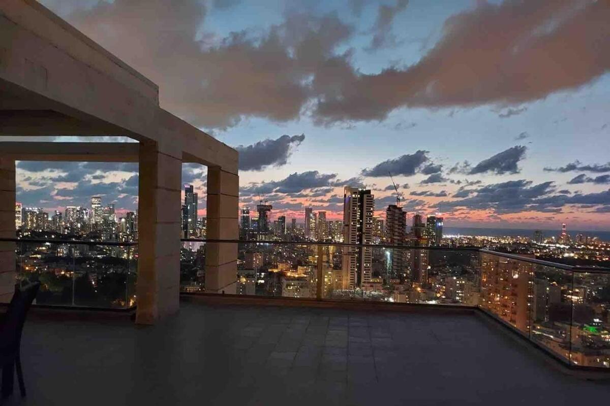 Ferienwohnung Beautiful Penthouse W/Amazing View, Prime Location Ramat Gan Exterior foto