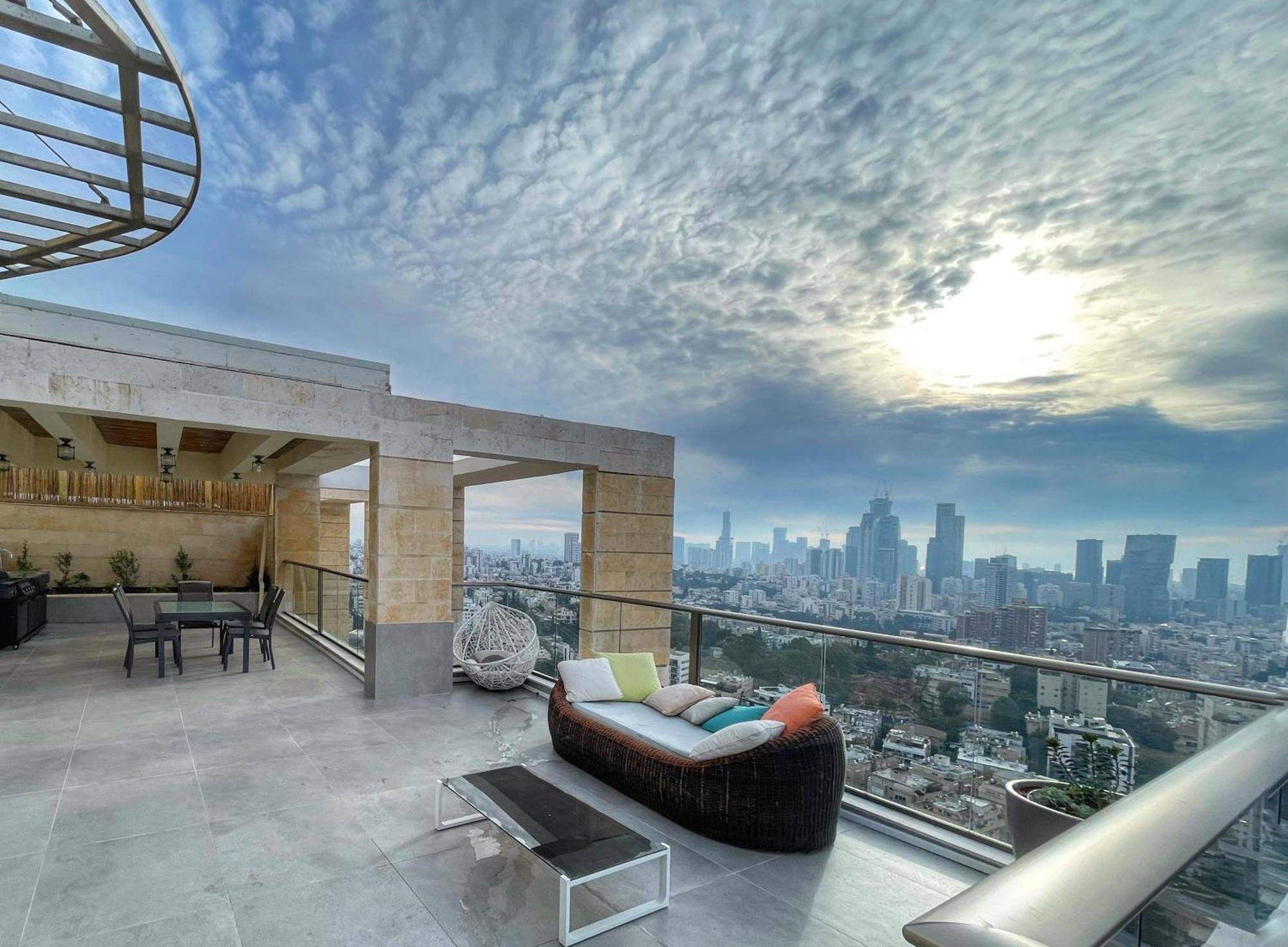 Ferienwohnung Beautiful Penthouse W/Amazing View, Prime Location Ramat Gan Exterior foto